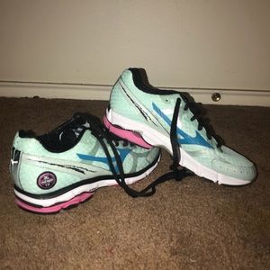 Women’s Mizuno running shoes
